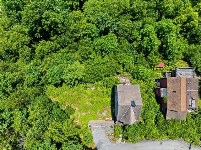 31 Conestoga St, Sheraden, PA 15204