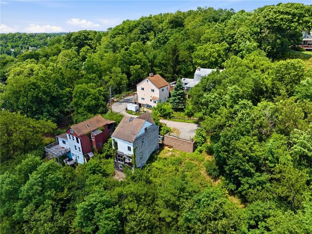 31 Conestoga St, Sheraden, PA 15204
