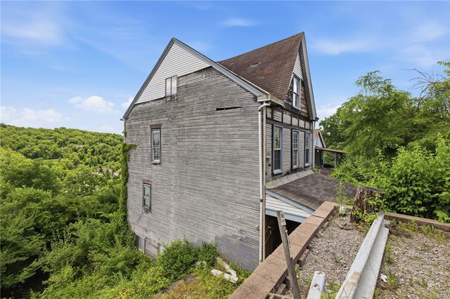 31 Conestoga St, Sheraden, PA 15204