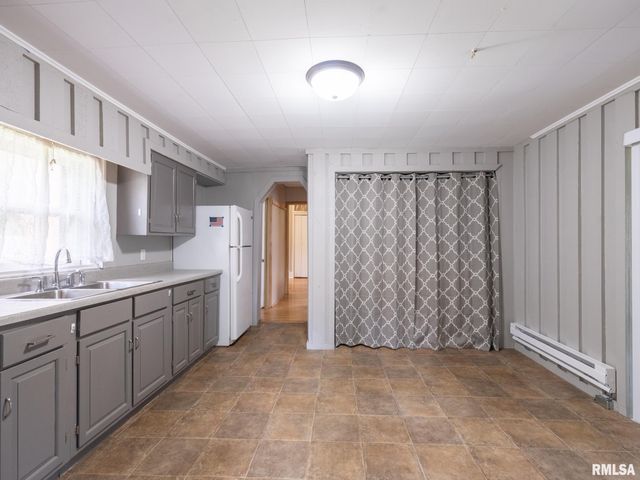 811 N 6TH Street, Chillicothe, IL 61523