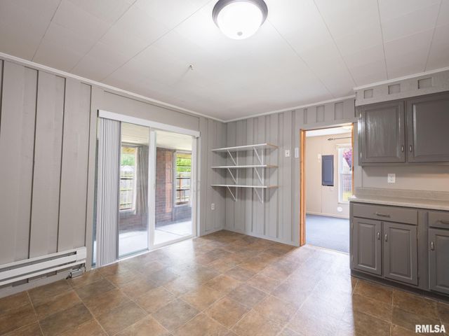 811 N 6TH Street, Chillicothe, IL 61523