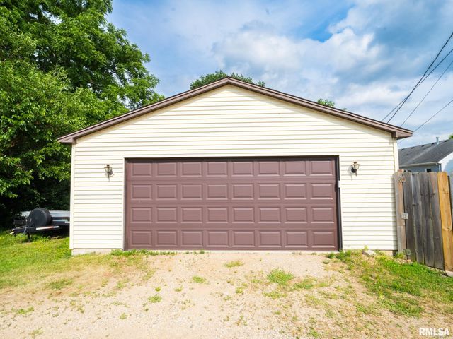 811 N 6TH Street, Chillicothe, IL 61523