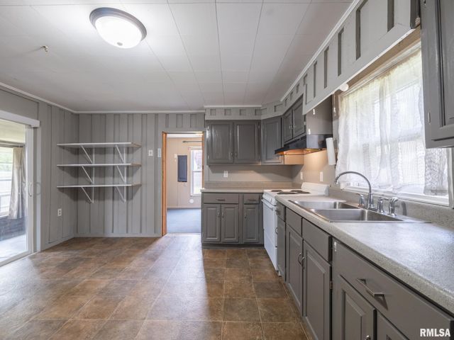 811 N 6TH Street, Chillicothe, IL 61523