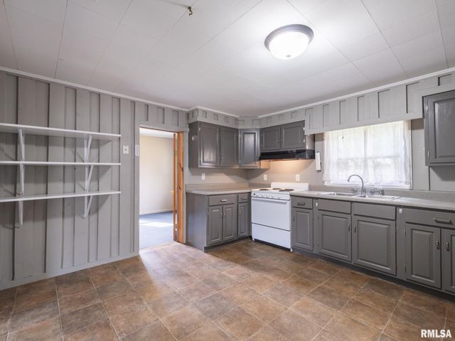 811 N 6TH Street, Chillicothe, IL 61523