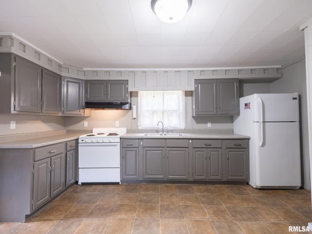 811 N 6TH Street, Chillicothe, IL 61523