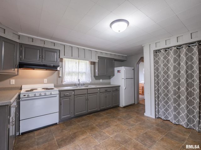 811 N 6TH Street, Chillicothe, IL 61523