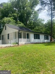 214 Pinewood Lane, Stockbridge, GA 30281