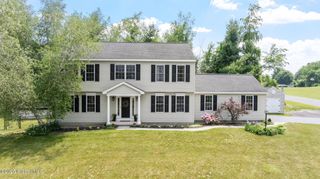 2 Kimberly Circle, North Greenbush, NY 12180