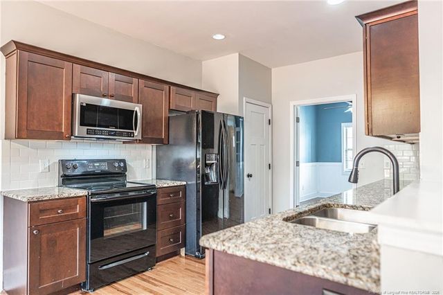 101 Lightwater Ct Court, Aberdeen, NC 28315