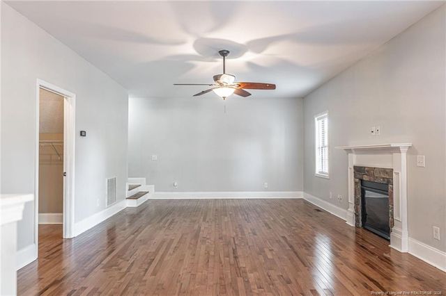 101 Lightwater Ct Court, Aberdeen, NC 28315