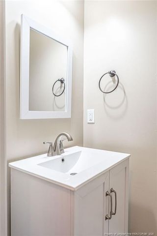 101 Lightwater Ct Court, Aberdeen, NC 28315