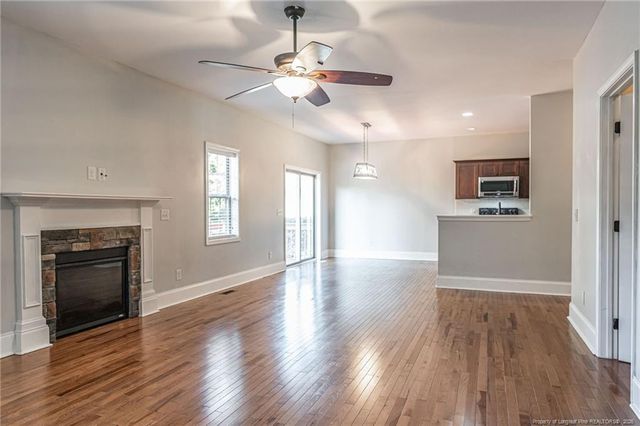 101 Lightwater Ct Court, Aberdeen, NC 28315