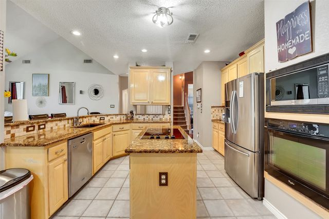 2000 Merritt Way, Arlington, TX 76018