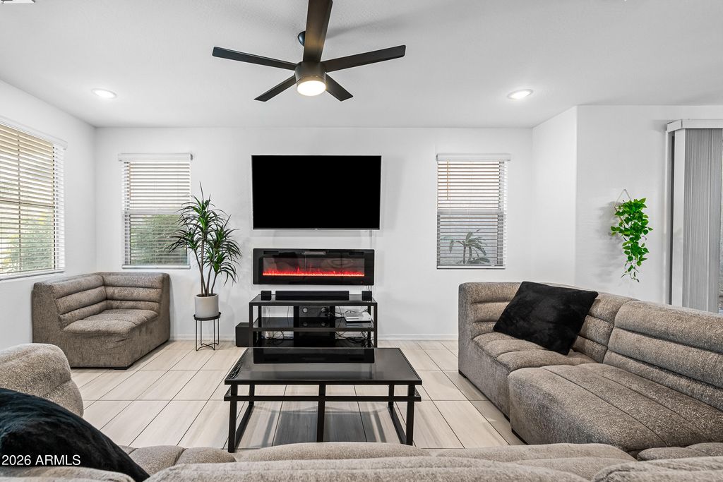 15245 W SHERMAN Street, Goodyear, AZ 85338 — photo 4