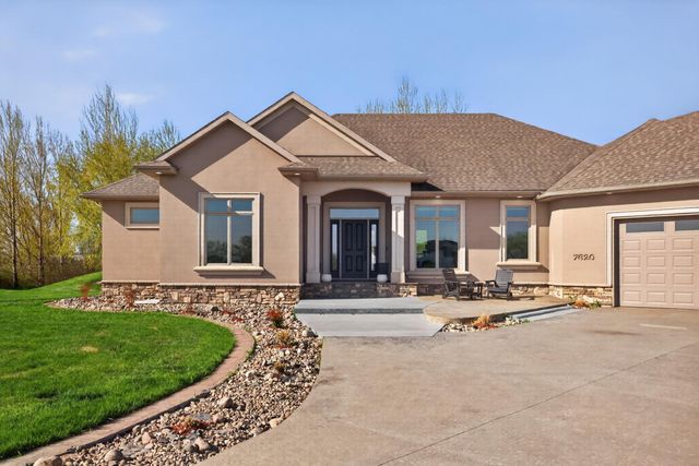 7620 Adelman Drive, Horace, ND 58047