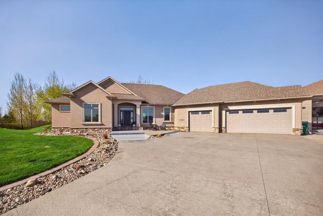 7620 Adelman Drive, Horace, ND 58047