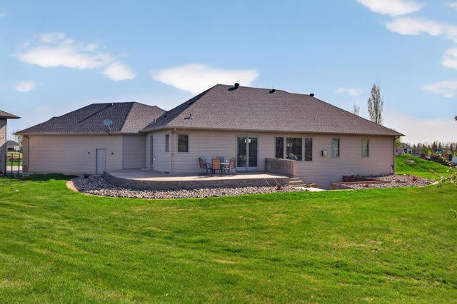7620 Adelman Drive, Horace, ND 58047