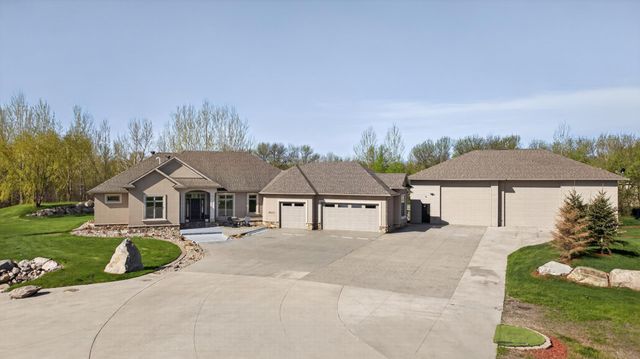 7620 Adelman Drive, Horace, ND 58047