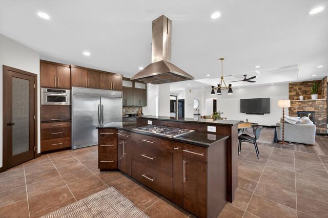 7620 Adelman Drive, Horace, ND 58047