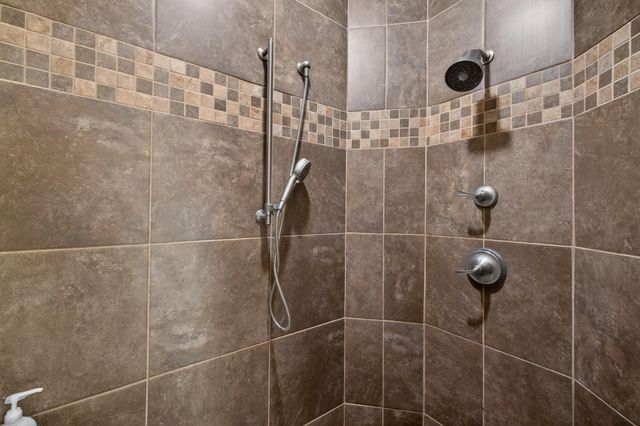 7620 Adelman Drive, Horace, ND 58047