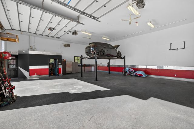 7620 Adelman Drive, Horace, ND 58047