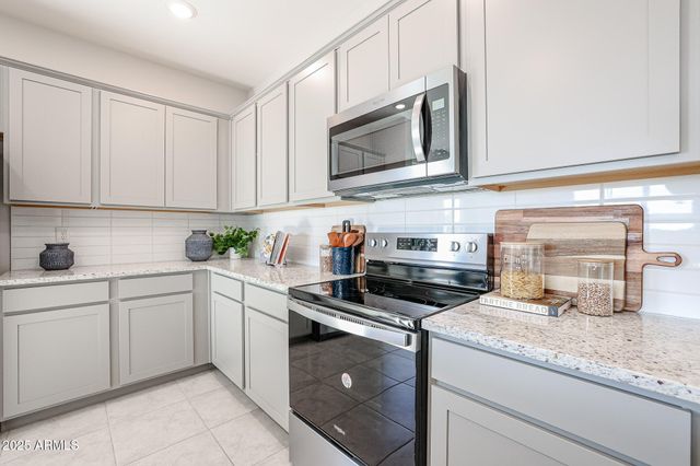 23038 W POTTER Drive, Surprise, AZ 85387