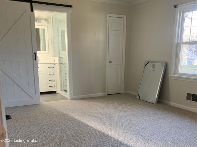 3825 Ormond Rd, Louisville, KY 40207