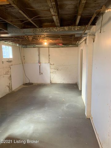 3825 Ormond Rd, Louisville, KY 40207
