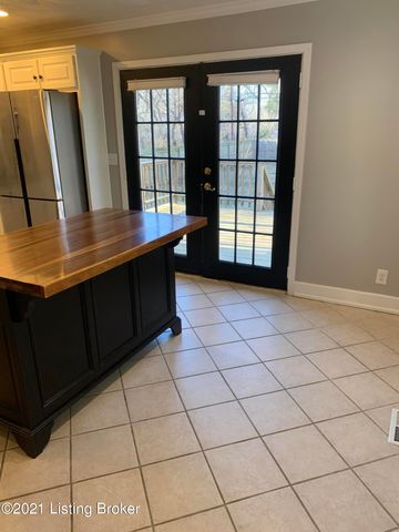 3825 Ormond Rd, Louisville, KY 40207