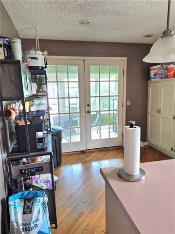 18500 E 27th Street S, Independence, MO 64057