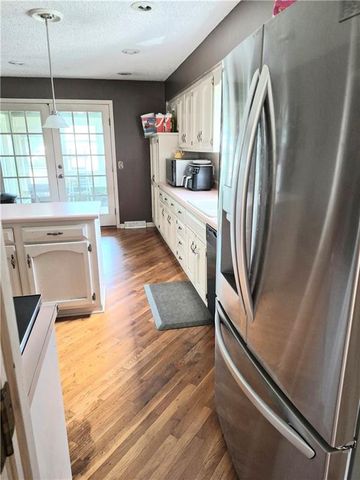 18500 E 27th Street S, Independence, MO 64057