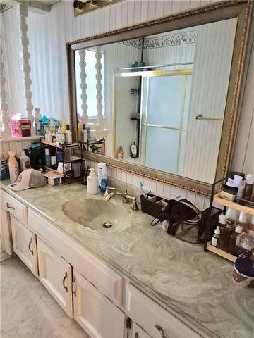 18500 E 27th Street S, Independence, MO 64057