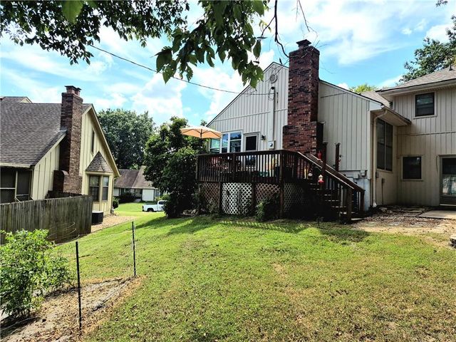 18500 E 27th Street S, Independence, MO 64057