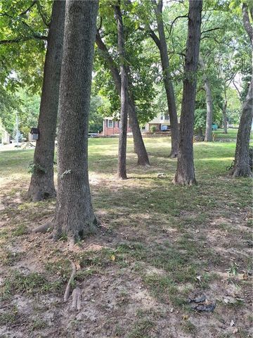 18500 E 27th Street S, Independence, MO 64057