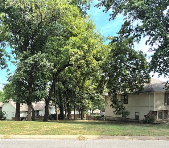 18500 E 27th Street S, Independence, MO 64057