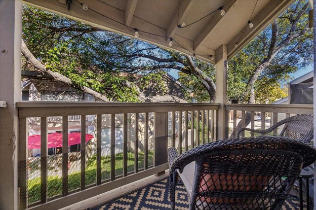 2100 Tanglewilde Street 318, Houston, TX 77063