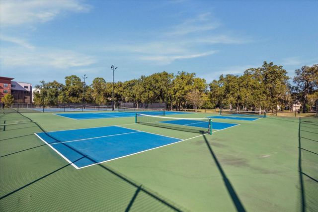 2100 Tanglewilde Street 318, Houston, TX 77063