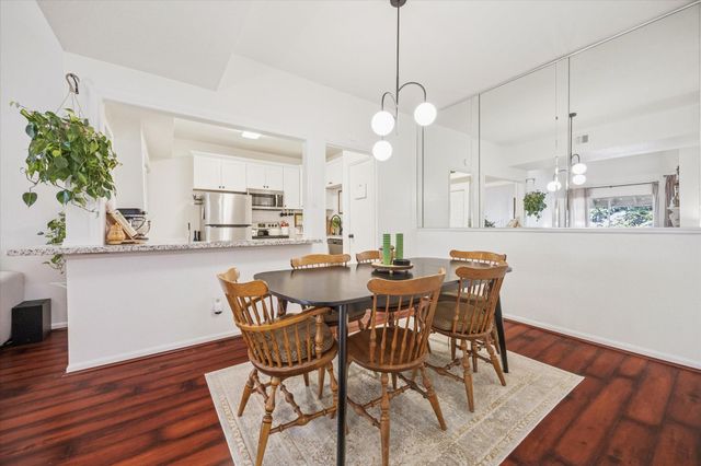 2100 Tanglewilde Street 318, Houston, TX 77063