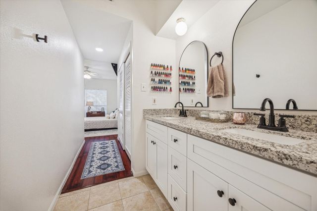 2100 Tanglewilde Street 318, Houston, TX 77063