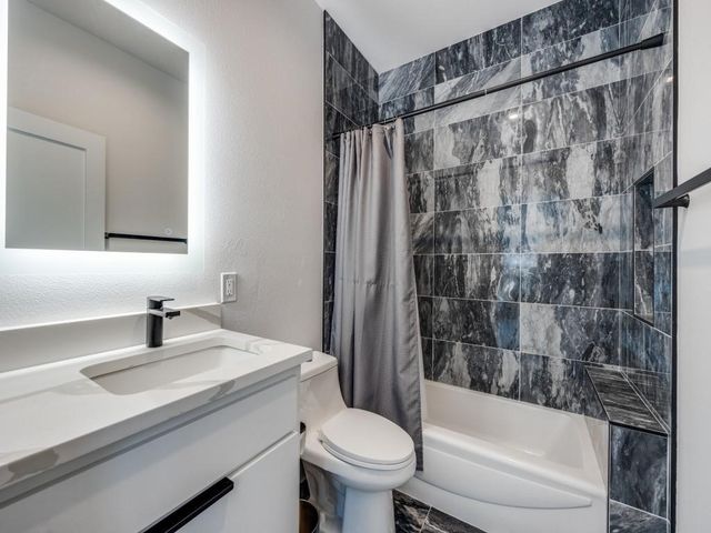 929 Bayonne Street, Dallas, TX 75212