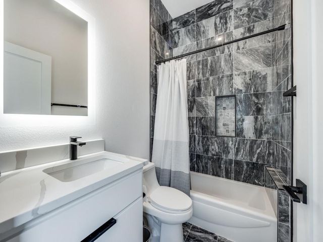 929 Bayonne Street, Dallas, TX 75212