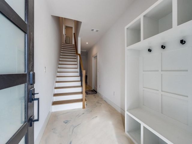 929 Bayonne Street, Dallas, TX 75212