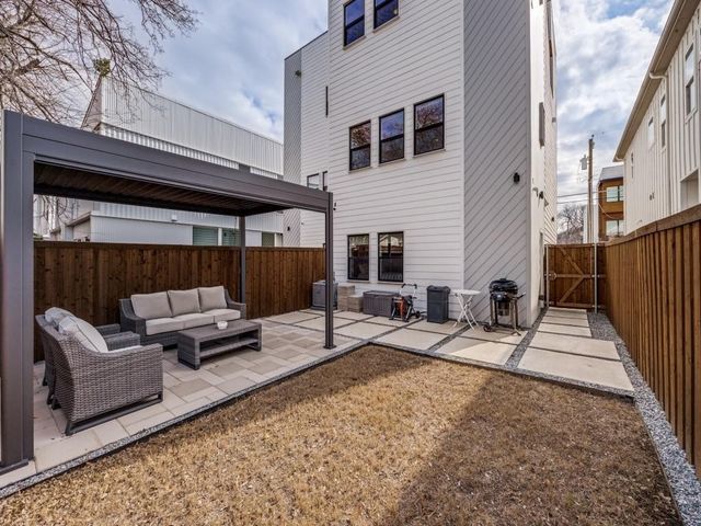 929 Bayonne Street, Dallas, TX 75212