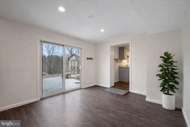 155 BLACKBERRY LN, Gore, VA 22637