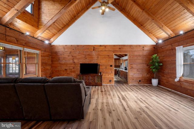 155 BLACKBERRY LN, Gore, VA 22637