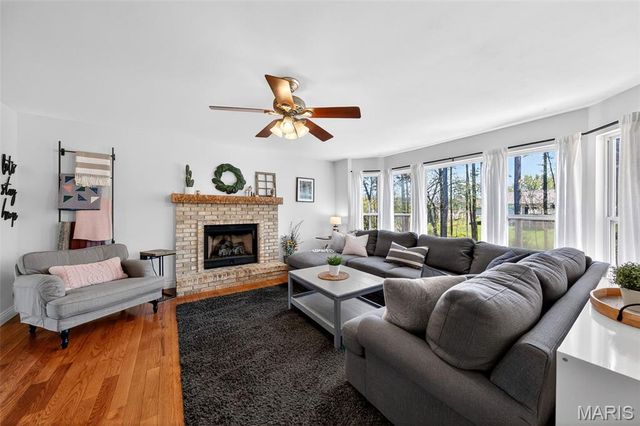 3012 Crimson Oaks Drive, Fenton, MO 63026