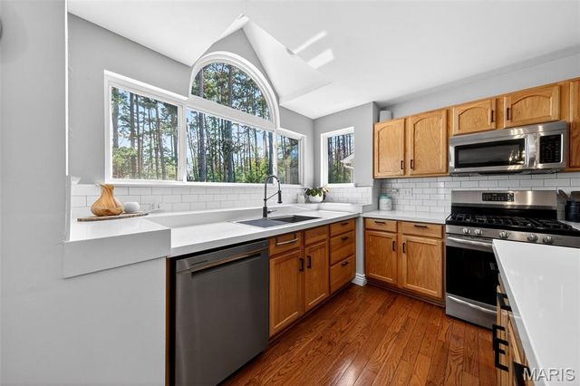 3012 Crimson Oaks Drive, Fenton, MO 63026