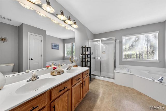 3012 Crimson Oaks Drive, Fenton, MO 63026