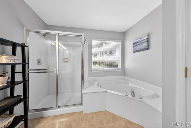 3012 Crimson Oaks Drive, Fenton, MO 63026