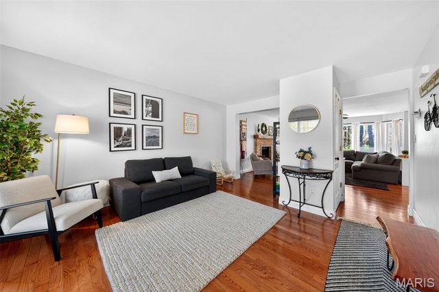 3012 Crimson Oaks Drive, Fenton, MO 63026